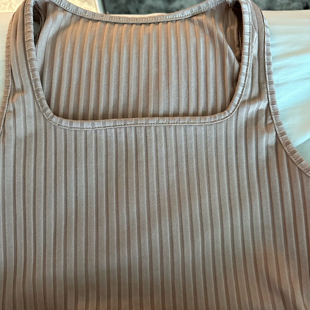 Workout Tank Top - Picture 2 of 4